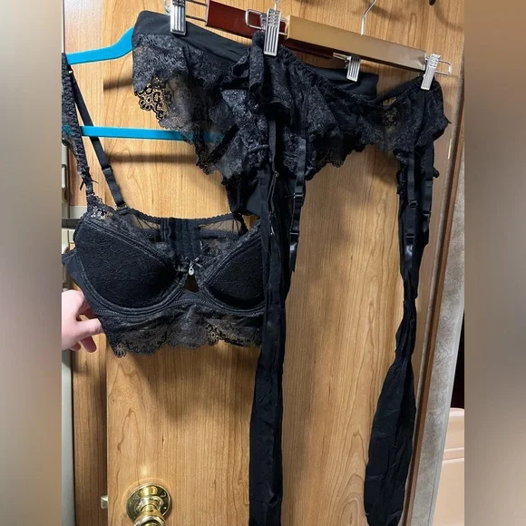 Sexy Black Lace Unlined Underwire Bra and Panty Set for Women Size 36B/Medium 🖤 - Picture 6 of 16